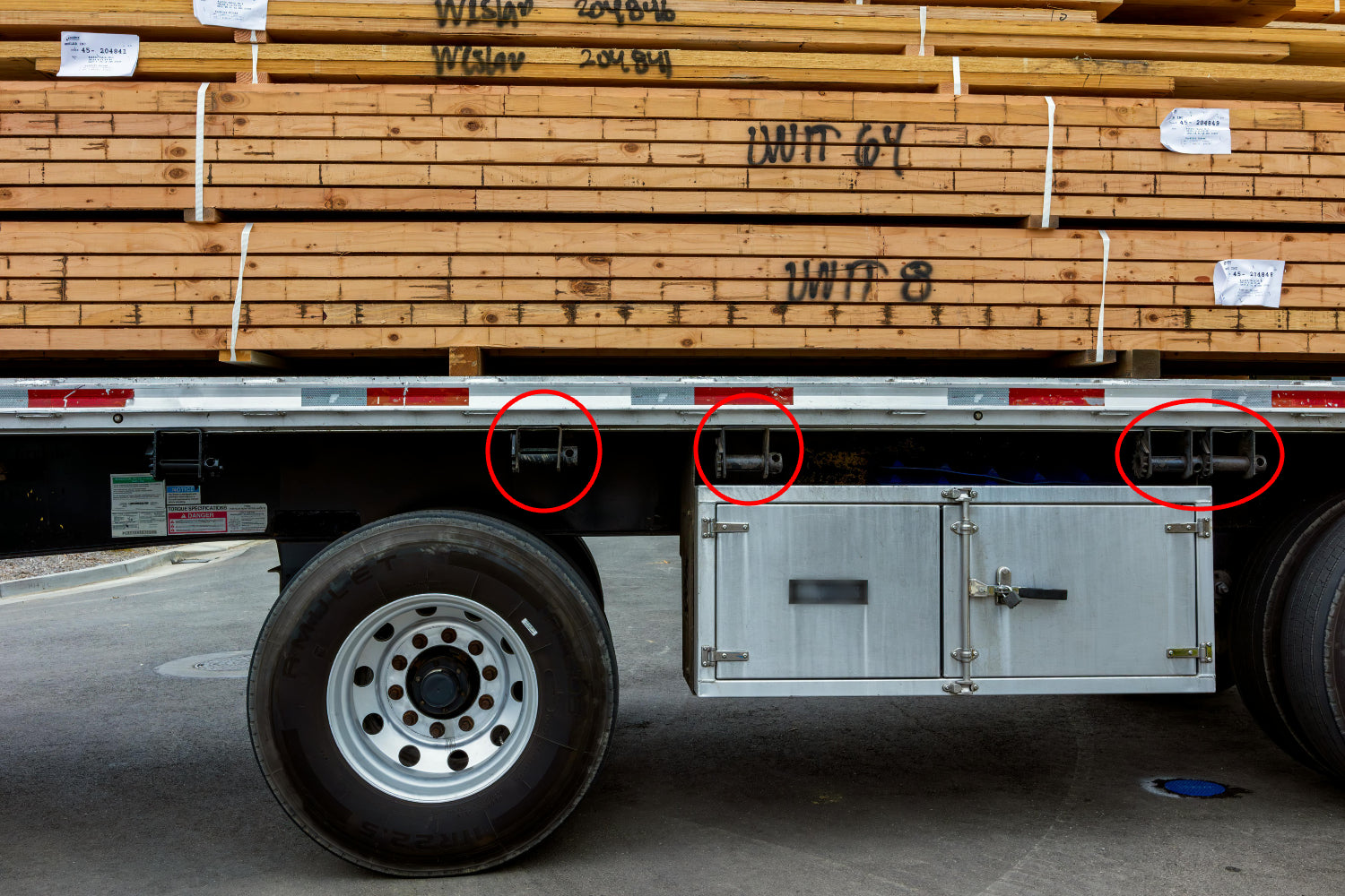Flatbed Trailer Winch – Standard Sliding C-Track Mount for Flatbed Cargo Securement
